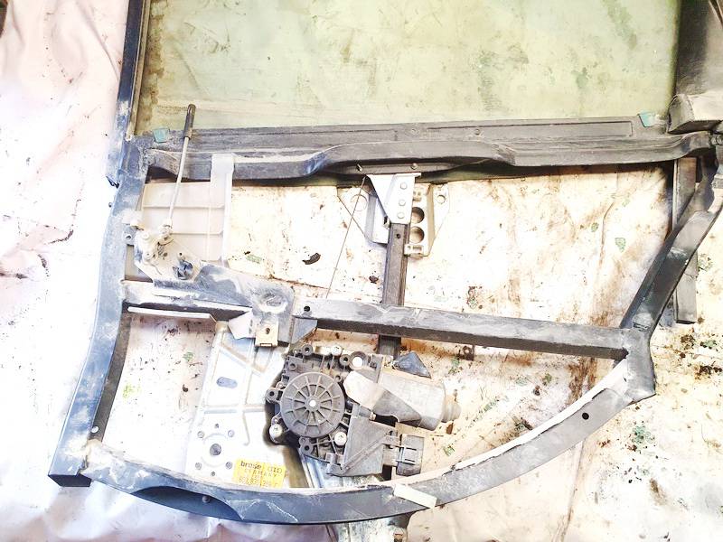 Audi A4 1997 Durvju rāmis - AIZMUGURE PA LABI - Thumbnail 2