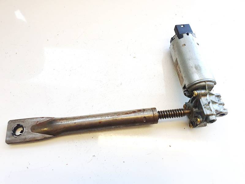 404689 Opel Signum 2004 Sedynes varikliukas P.D.