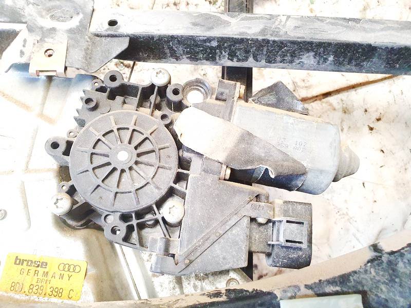 Audi A4 1997 MOTOR ELEVALUNAS, Asa reguladora de la puerta - TRASERO DERECHO
