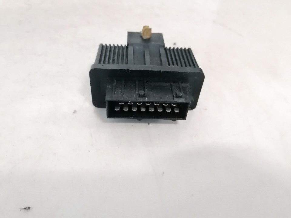 240107 used Fuel Pump Relay Citroen C3 2004 1.4L 10EUR EIS01281009