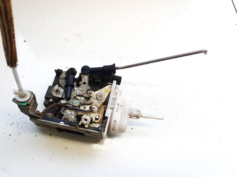 8D1837016F Audi A4 1998 Door Lock Mechanism - FRONT RIGHT