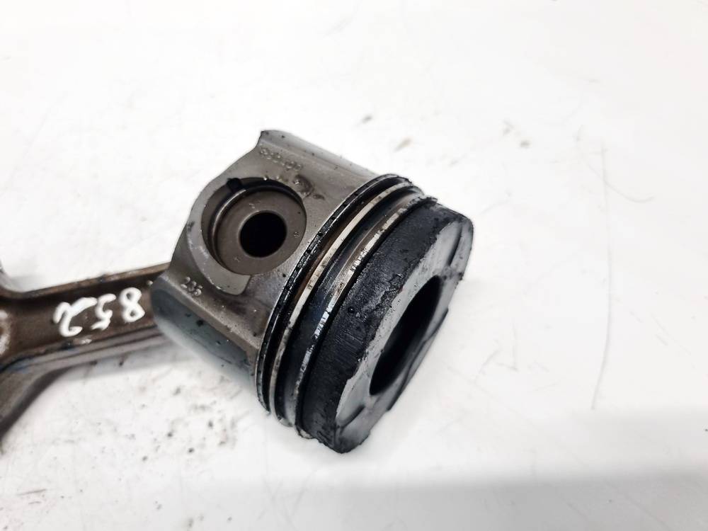 Opel Vectra 2000 Piston and Conrod (Connecting rod) - Thumbnail 3