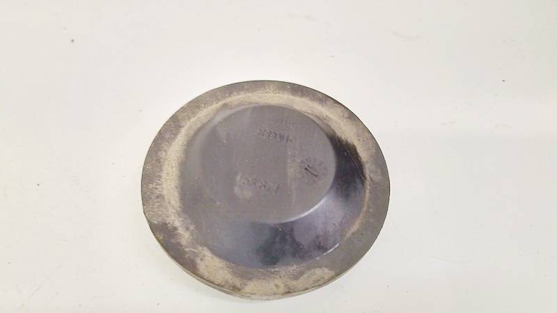 153874 Opel Astra 2005 Ajovalon Polttimon Pölykansi - EDESSÄ