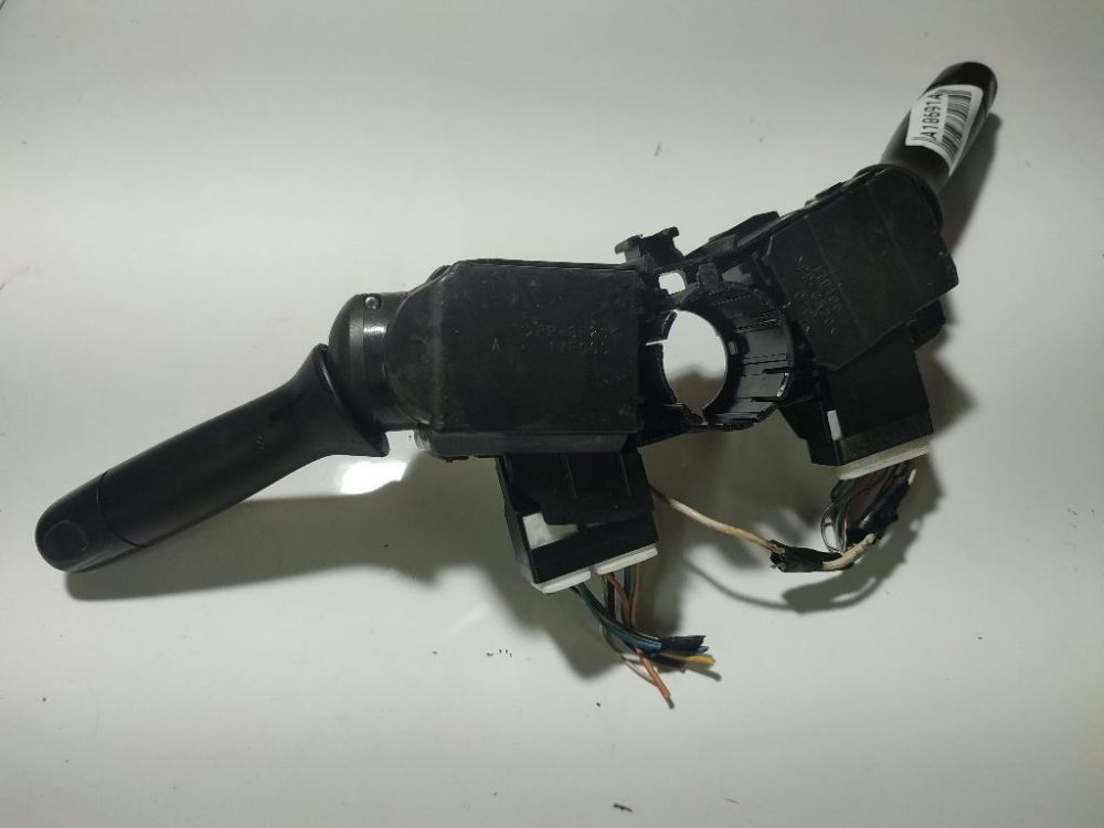 17F100 Toyota Yaris 2008 Turn Indicator and wiper stalk switch