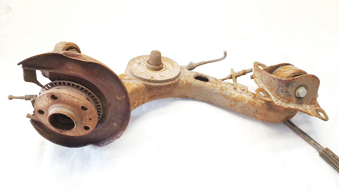 1J05054228F Audi TT 2002 Pyörän napa (laakeri) - TAKANA OIKEALLA