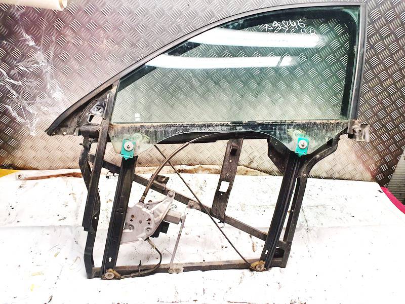 4B0837753D Audi A6 2001 Etuoven ikkunalasin kehys - EDESSÄ VASEMMALLA