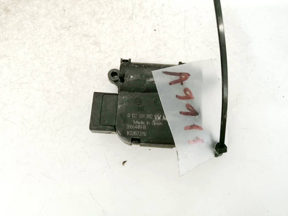 0132801392 Skoda Octavia 2013 Lämmittimen läppämotor