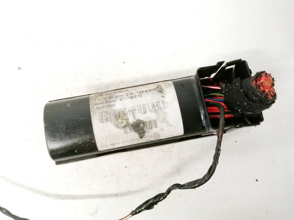 0425102888 Volkswagen Touran 2004 Other computers