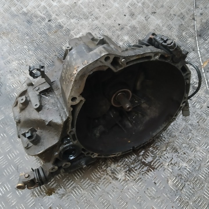 YD1 Nissan Almera Tino 2000 Getriebe