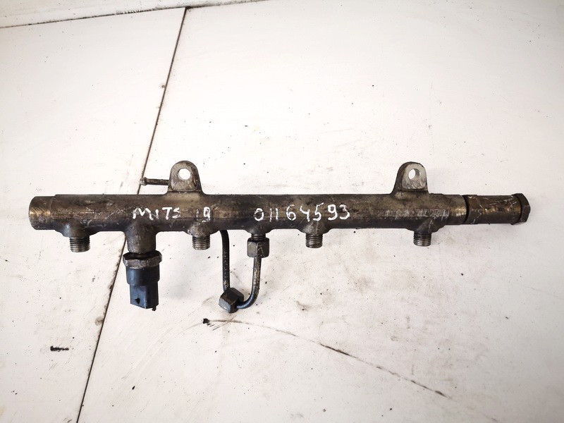 7700114017 Mitsubishi Space Star 2002 Kuro magistrale