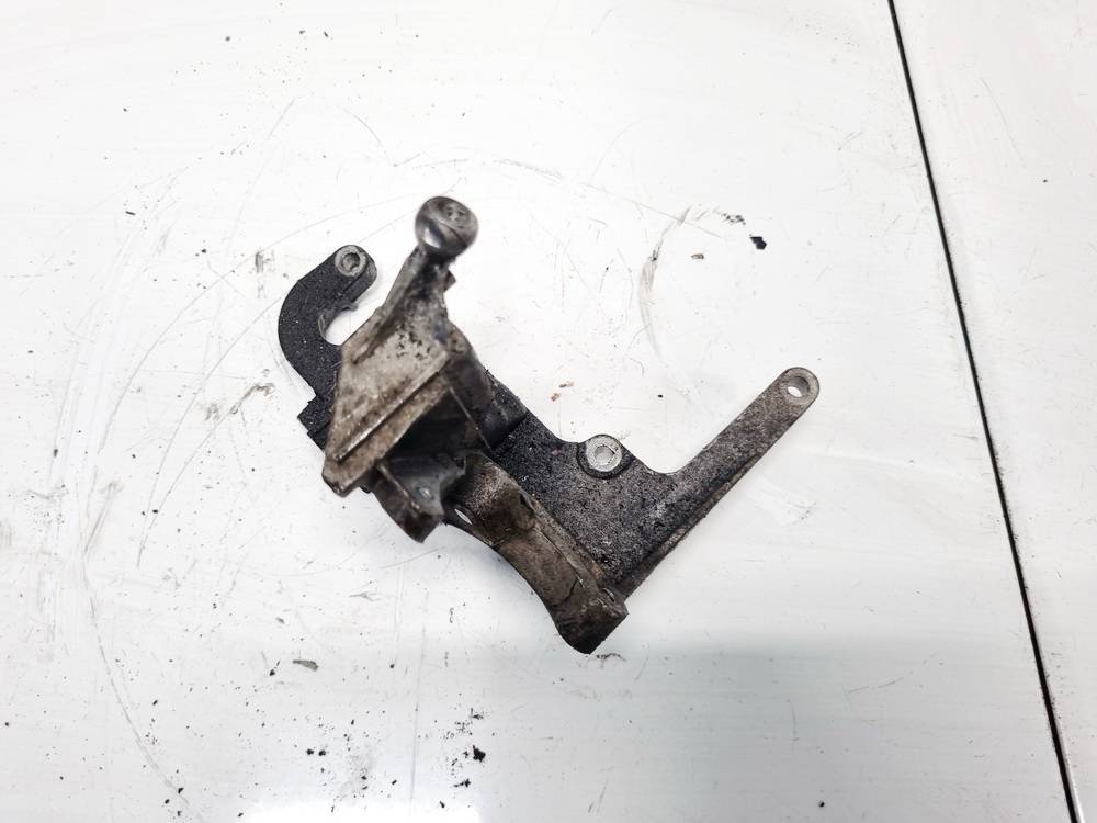 AV6Q9B470BB Ford Focus 2012 Engine Mount Bracket and Gearbox Mount Bracket