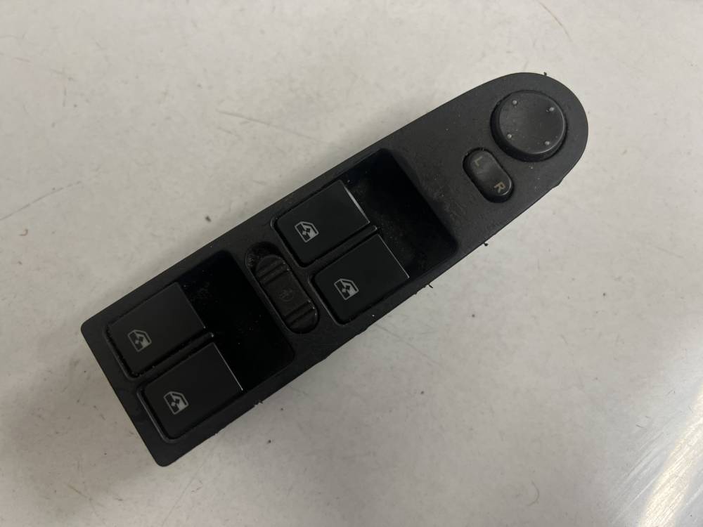 53239724 Opel Omega 2001 Stiklo valdymo mygtukas (lango pakeliko mygtukai)