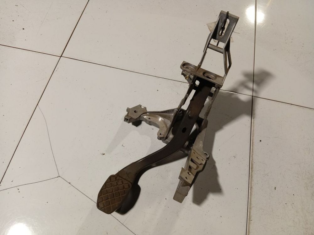 8E1721117A Audi A4 2005 Stabdziu pedalas