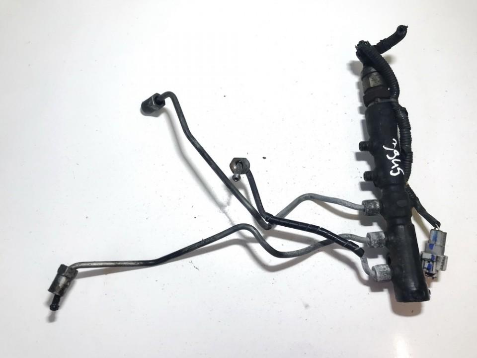 Toyota Corolla Verso 2004 Fuel injector rail (injectors)(Fuel distributor)