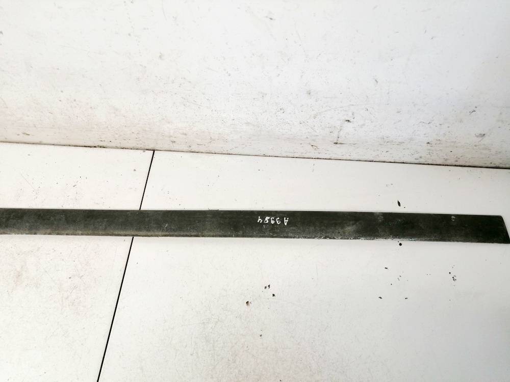 2K0853536C Volkswagen Caddy 2005 Zewnętrzna listwa drzwi - TYLNE PRAWE