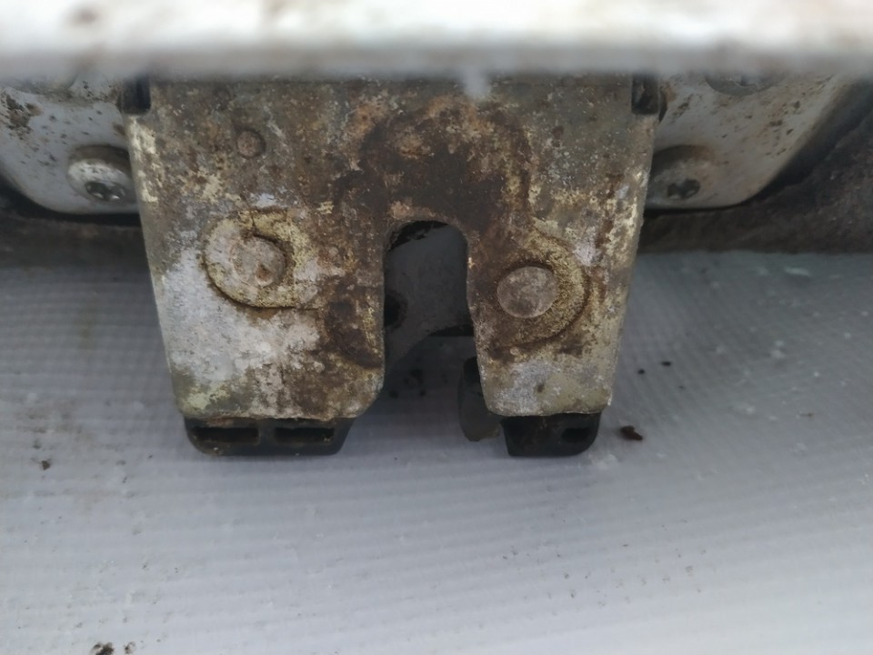 Opel Omega 2002 Galinio Dangcio spyna G. (kapoto)