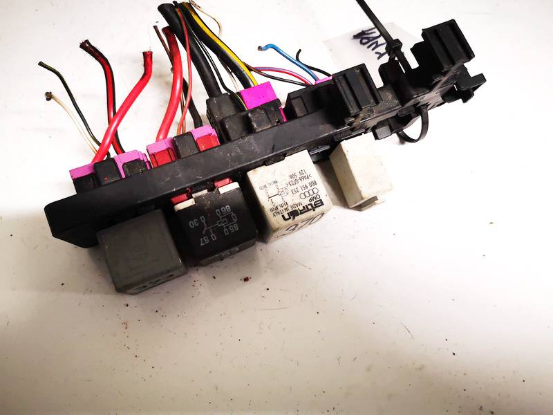 1K1937503 Skoda Octavia 2006 Fuse box
