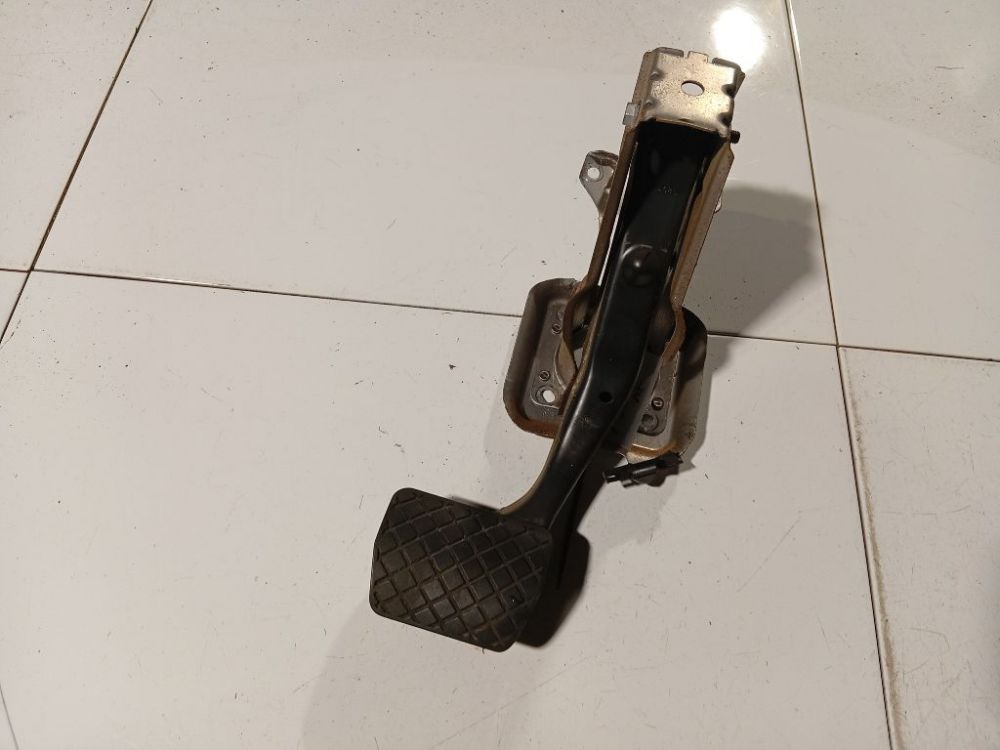 1K1723057AL Volkswagen Passat 2008 pedal de frein