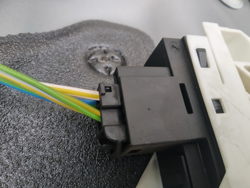 4F0959802C Audi A6 2007 Window Motor - REAR RIGHT - Thumbnail 2