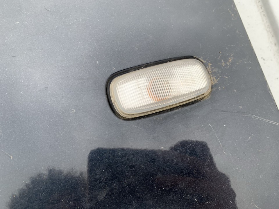 Audi A2 2001 Pagrieziena rādītājs spārnā - PRIEKŠA PA KREISI