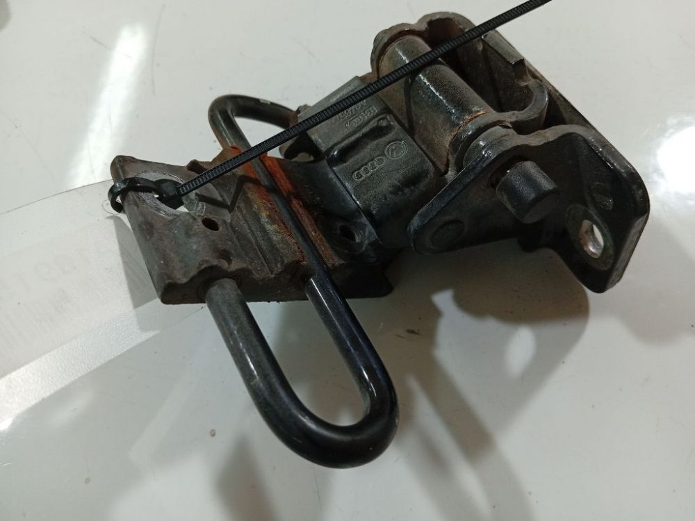 8E0831412B Audi A6 2008 Door Hinge - FRONT