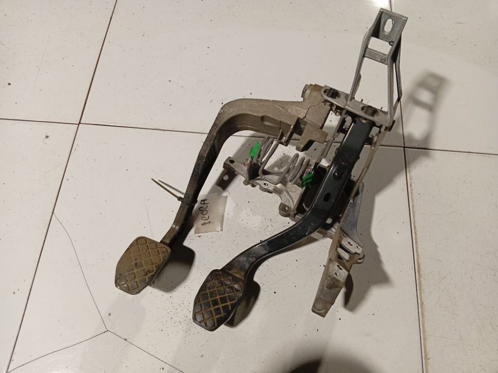 8D1721117K Audi A6 2000 Pedal work, Brake pedal, Pedal bracket, Clutch pedal