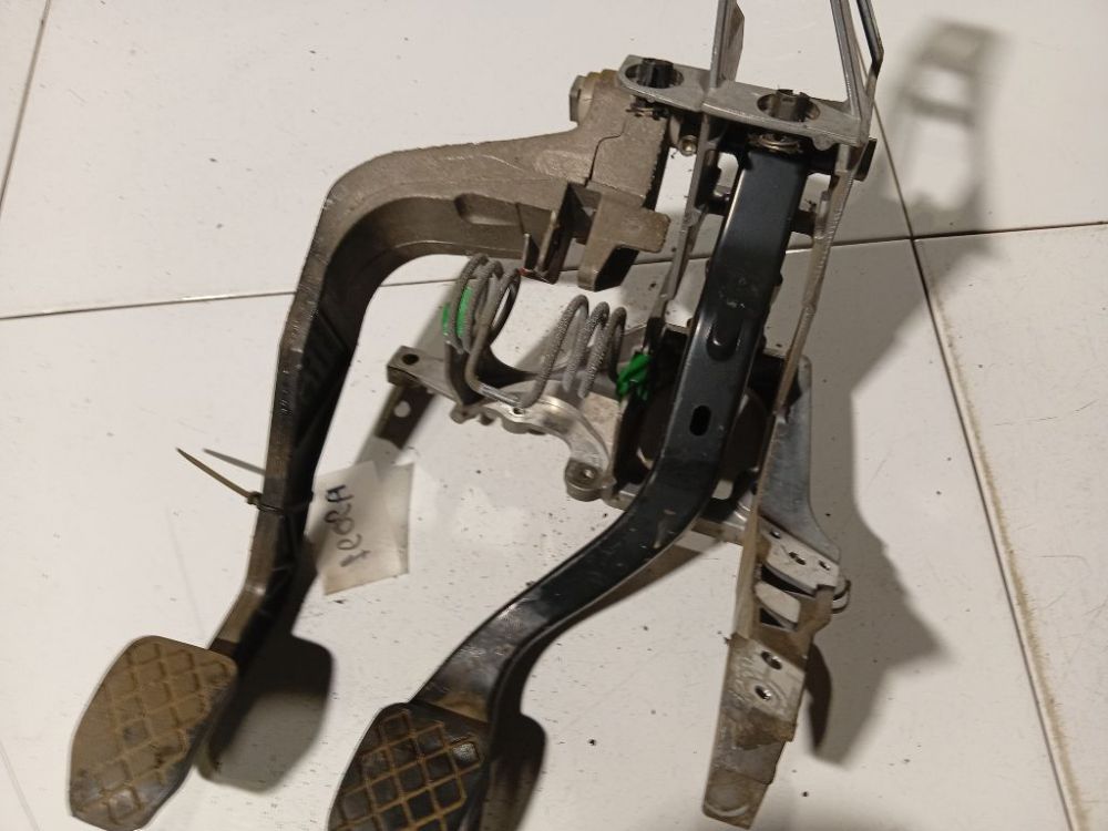8D1721117K Audi A6 2000 Pedal work, Brake pedal, Pedal bracket, Clutch pedal - Thumbnail 3