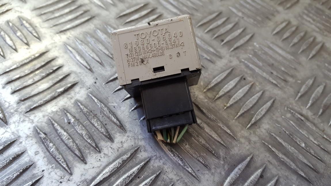 8198005040 Toyota Avensis 2006 Relay module