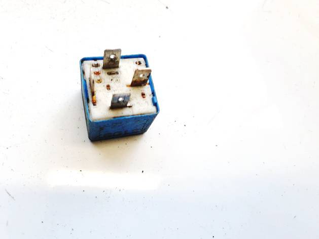 8D0951253A Volkswagen Passat 2002 Relay module - Thumbnail 2