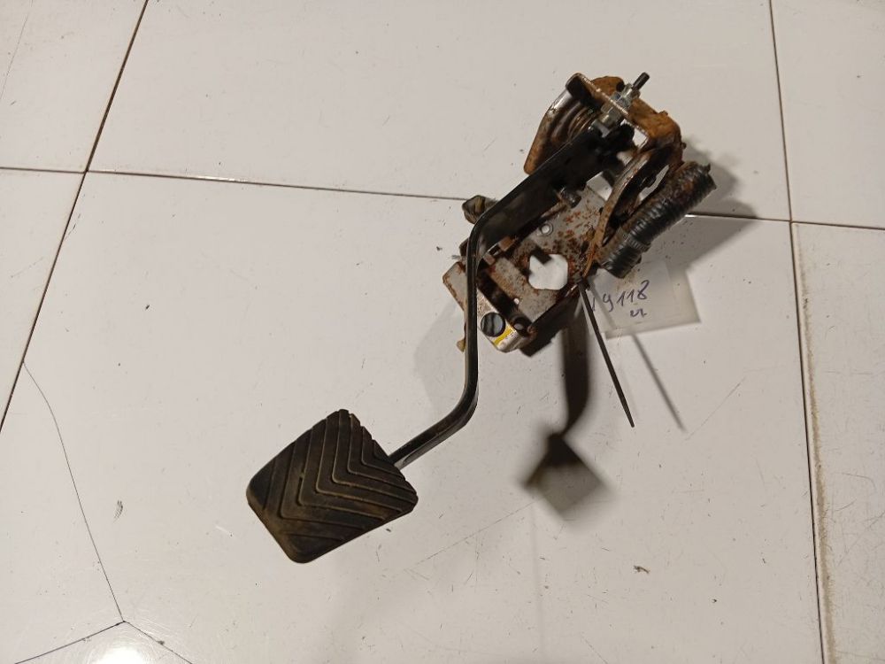 Kia Ceed 2014 Pedał hamulca