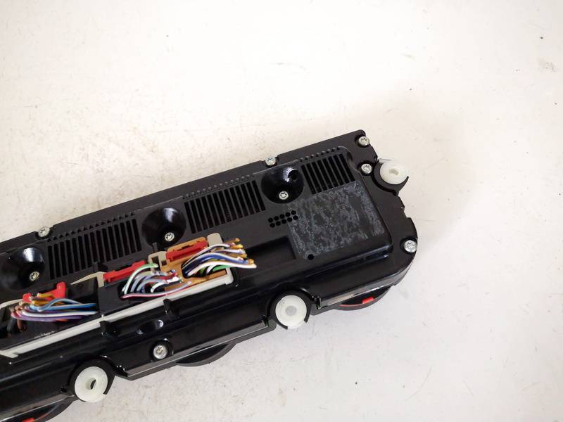 Volkswagen Touran 2004 Climate Control Panel (heater control switches) - Thumbnail 3