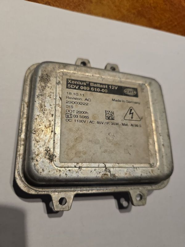 5DV00961000 BMW X6 2014 Luktura ksenona bloks