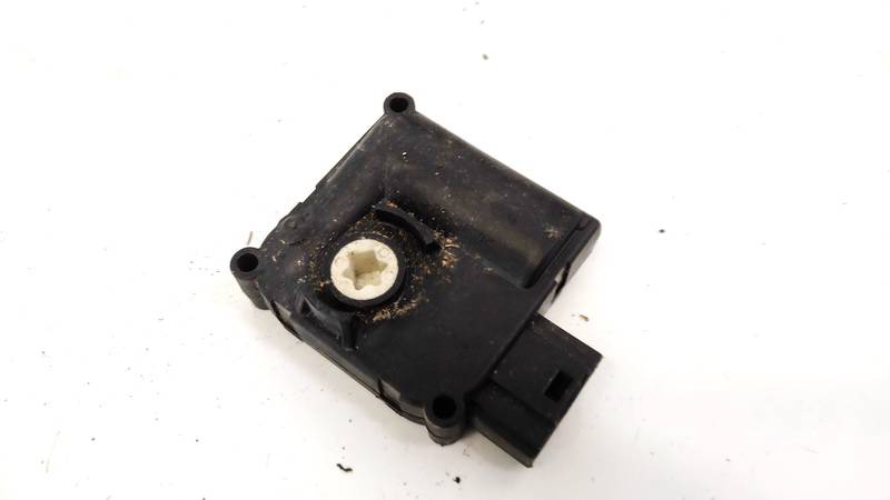 4E0820511 Volkswagen Touareg 2004 Heater Vent Flap Control Actuator Motor - Thumbnail 2
