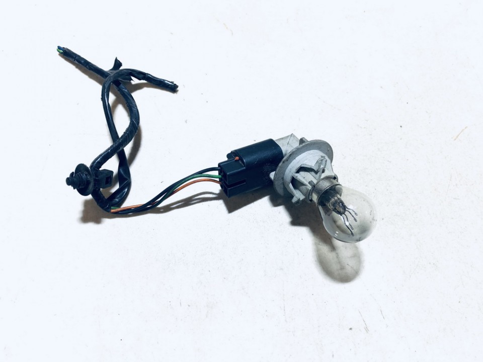 XS4113K370 used Front Indicator Bulb Holder Ford Focus 2001 2.0L