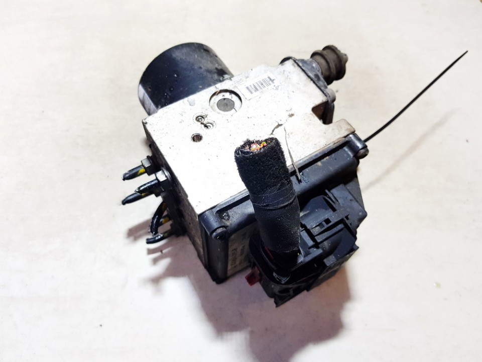 3C0614095P Volkswagen Passat 2006 ABS Unit (ABS Brake Pump)