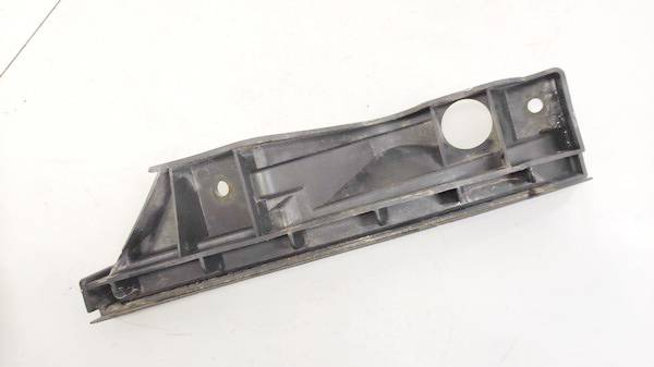 1T0807890A Volkswagen Touran 2004 Puskurin kiinnike - EDESSÄ