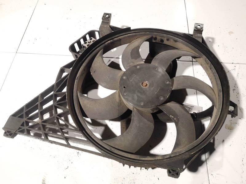 Nissan Primera 2003 Diffuser, Radiator Fan