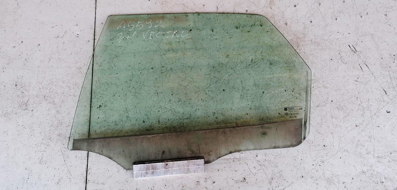 Opel Vectra 1998 Duru stiklas G.K.