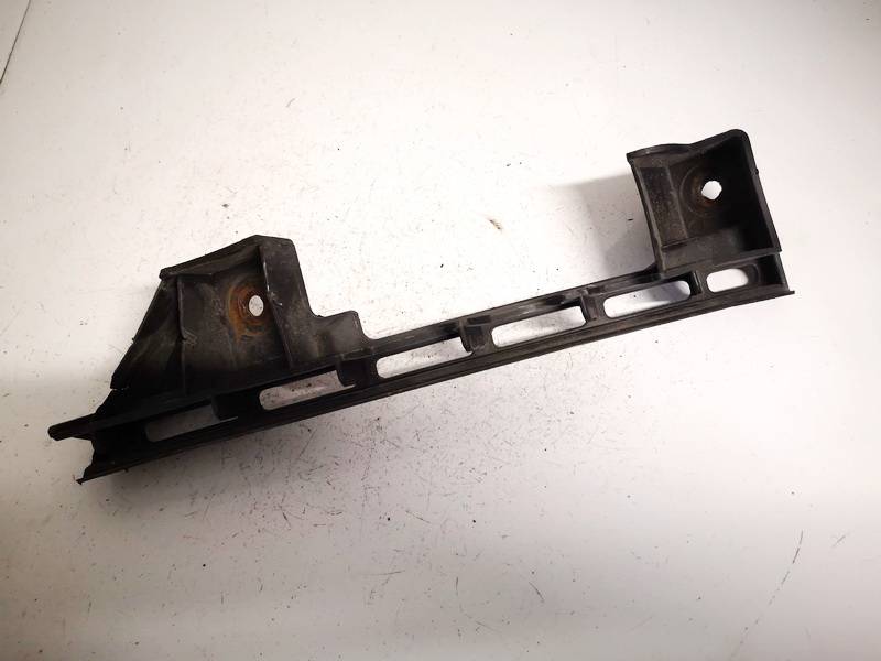 1T0807890B Volkswagen Caddy 2006 Puskurin kiinnike - EDESSÄ VASEMMALLA