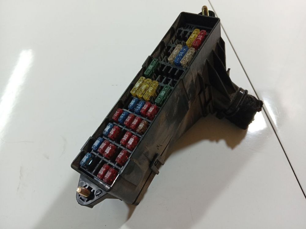 8Z1941824 Audi A2 2002 Fuse box