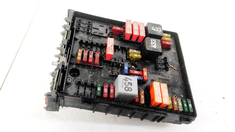 1K0937124K Volkswagen Touran 2005 Fuse box