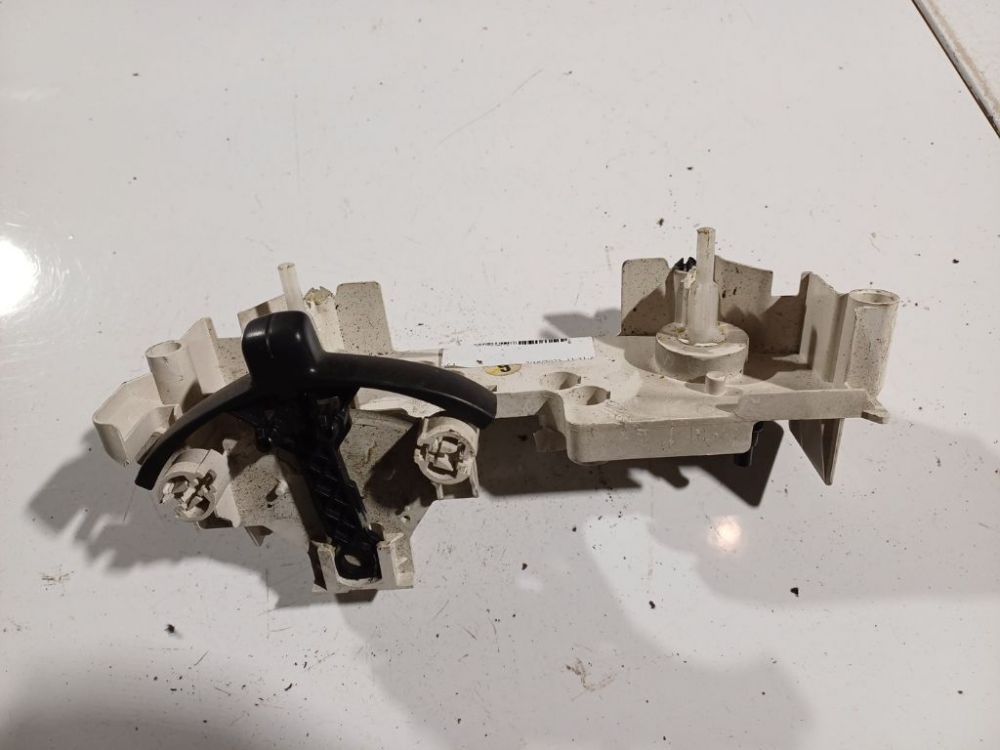 758649 Toyota Yaris 2005 Climate Control Panel (heater control switches)