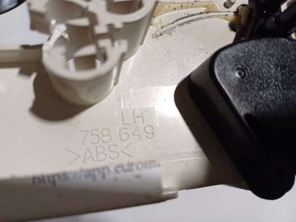 758649 Toyota Yaris 2005 Climate Control Panel (heater control switches) - Thumbnail 5