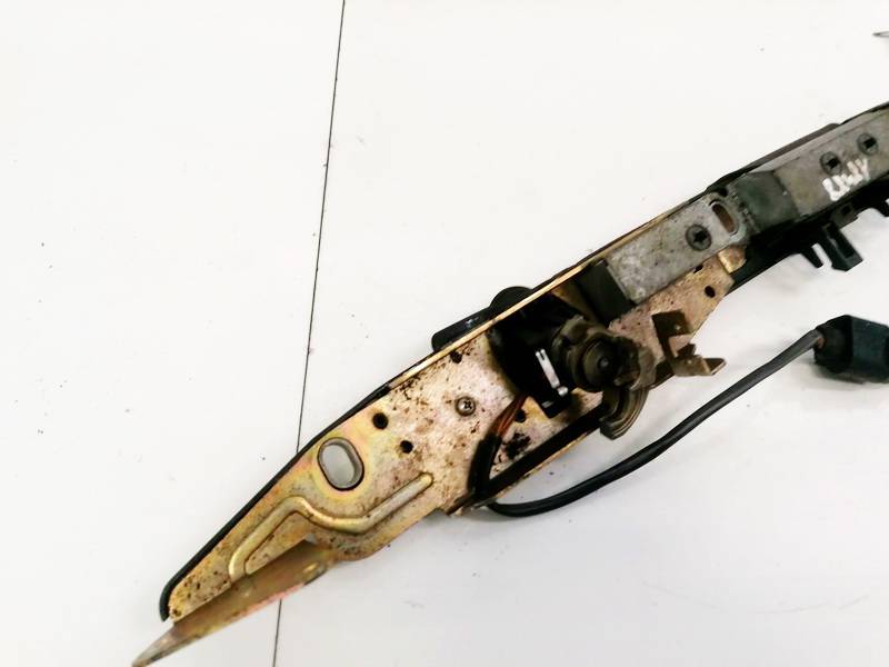 Skoda Superb 2002 Aizmugurējā vāka ārējā apdare (numura apgaismojums) - AIZMUGURE - Thumbnail 2