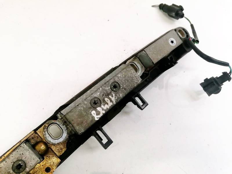 Skoda Superb 2002 Aizmugurējā vāka ārējā apdare (numura apgaismojums) - AIZMUGURE - Thumbnail 3