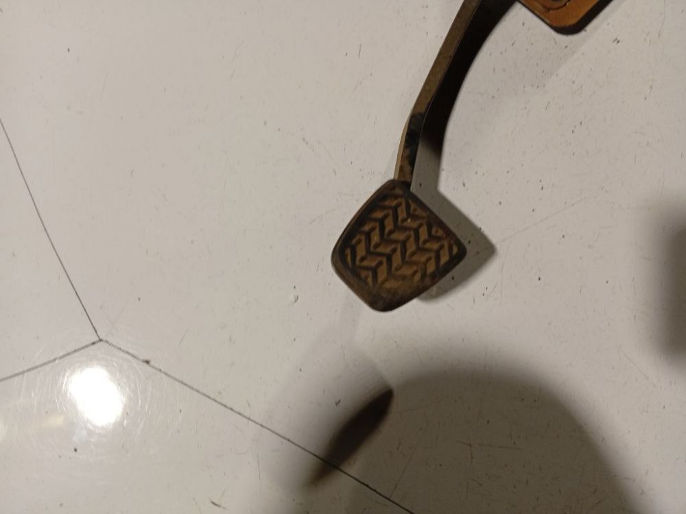 Toyota Corolla Verso 2005 Pedał hamulca - Thumbnail 2