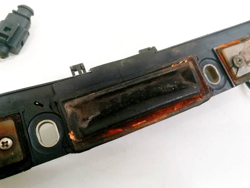 Skoda Superb 2002 Galinio dangcio atidarymo rankenele isorine (mikrikas) G.