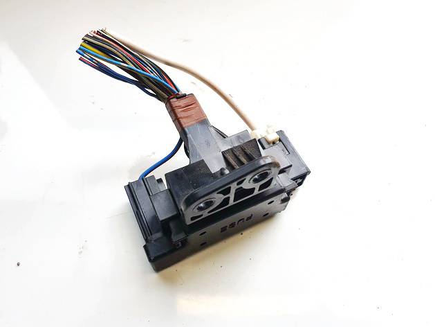 FUSE Toyota Avensis 2003 Skrzynka bezpieczników