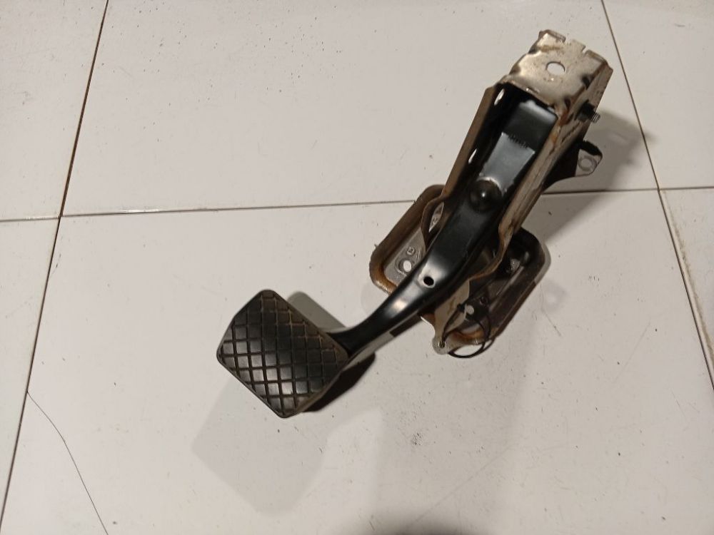 1K1723057AL Skoda Superb 2010 Stabdziu pedalas