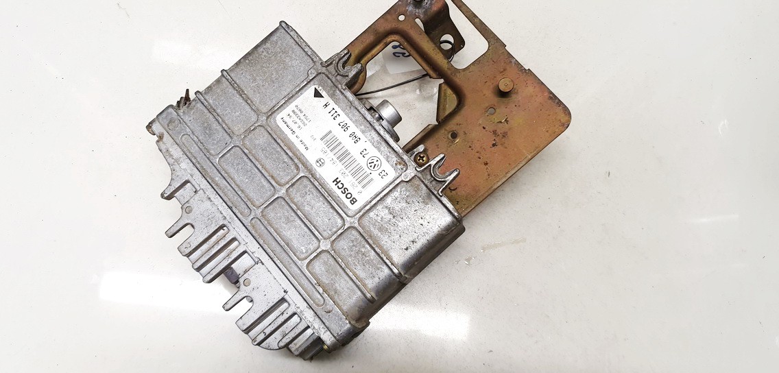 0261203184 Volkswagen Golf 1995 CALCULATEUR MOTEUR